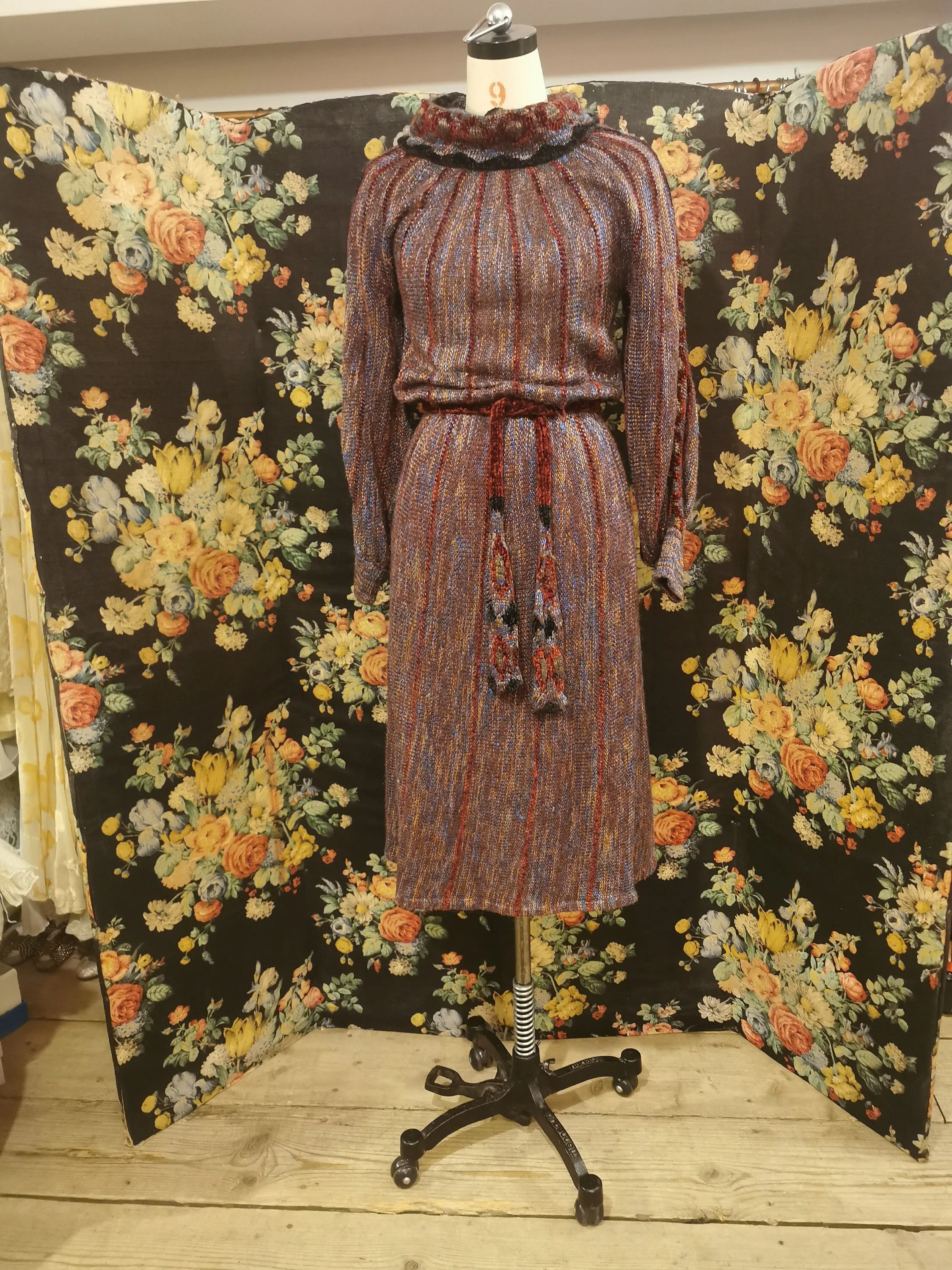 Amazing sweater dress unlabeled but very bill gibb