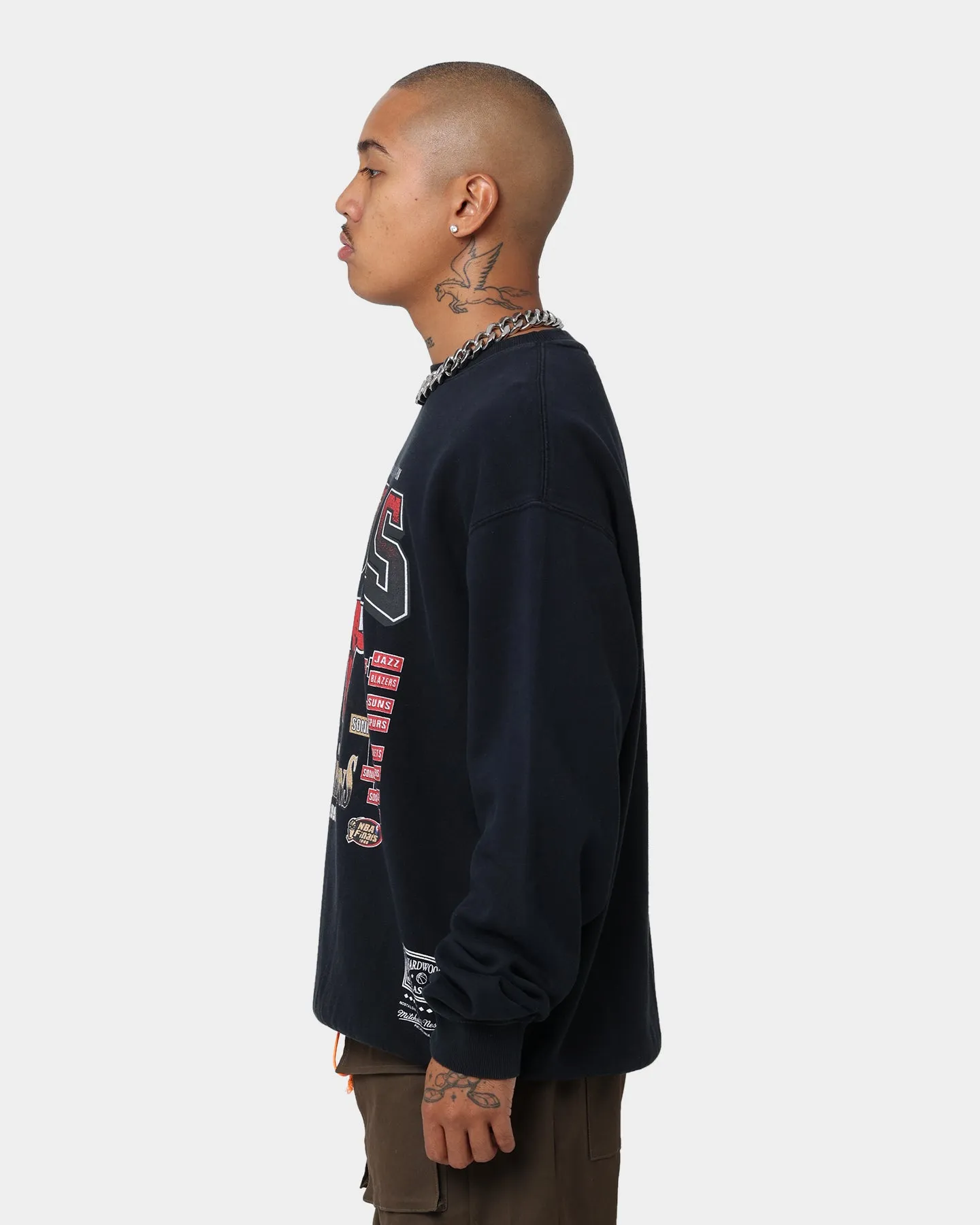Mitchell & Ness Chicago Bulls Road to Victory Crewneck Faded Black