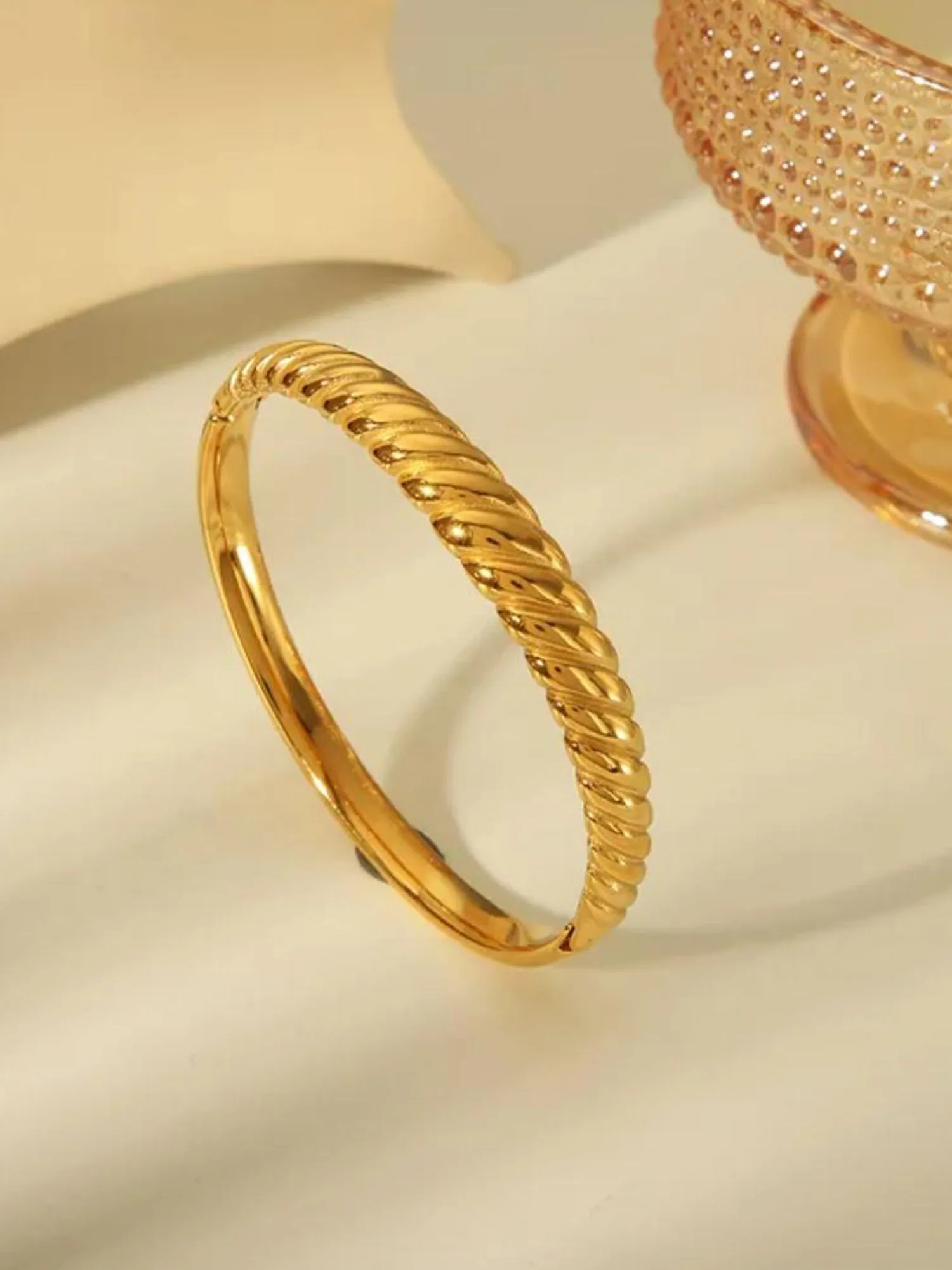 Openable Gold-Plated Twisted Design Bracelet