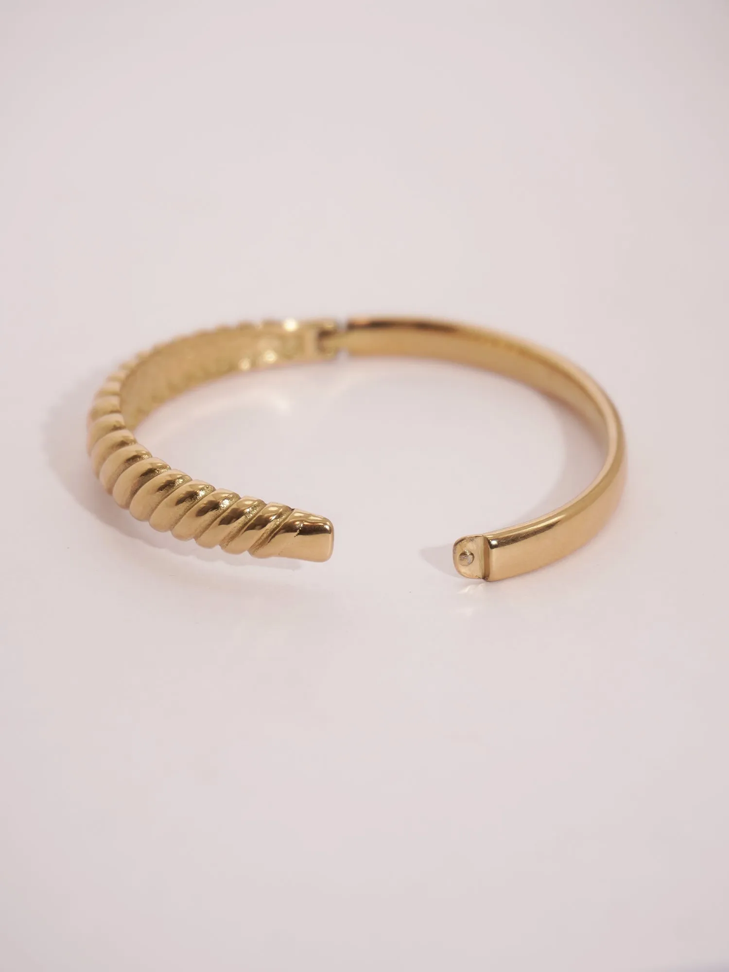 Openable Gold-Plated Twisted Design Bracelet