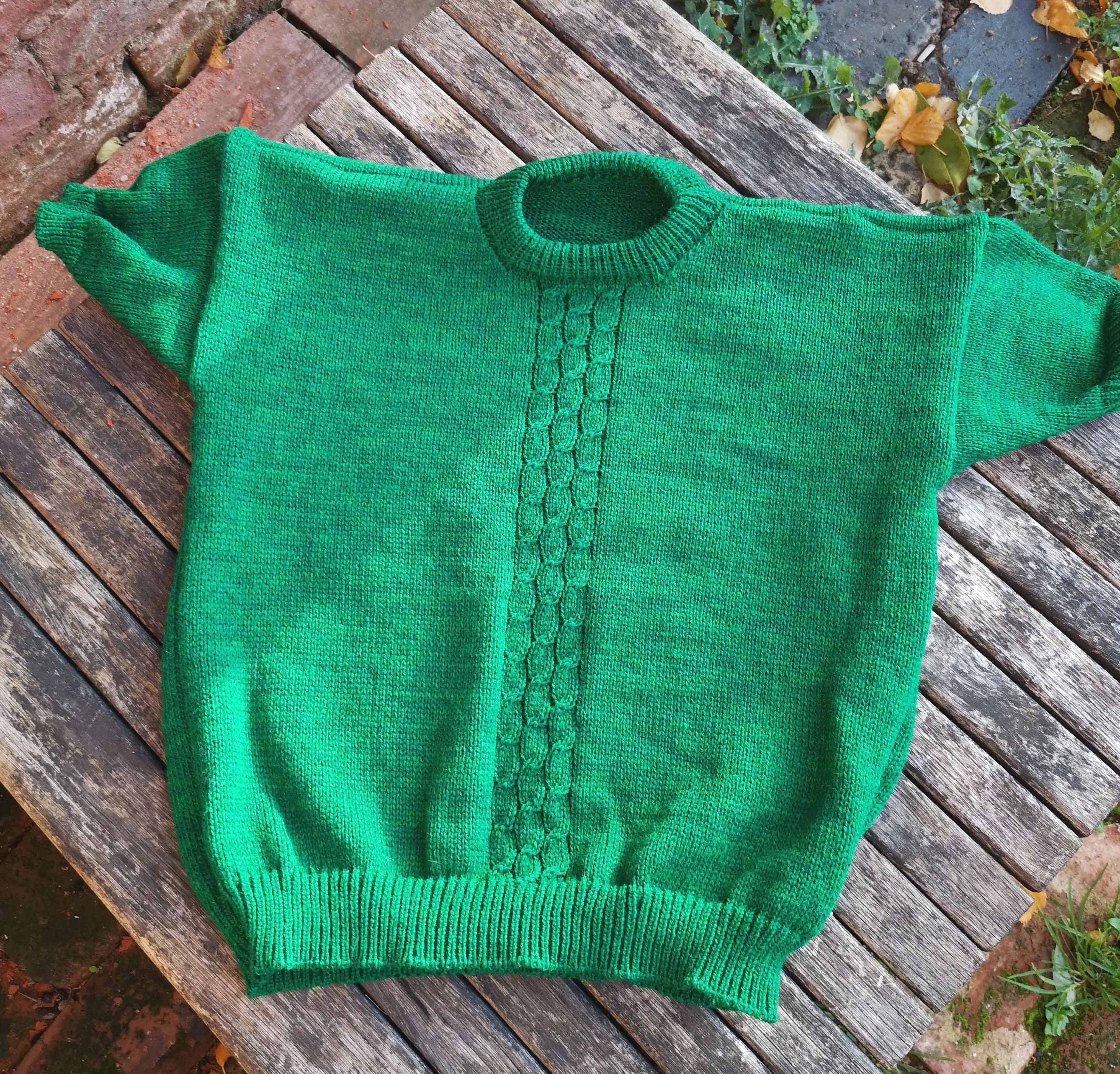 "Emmy" Girls/ladies size 6 age 12-14, cable front t shirt jumper, emerald green,