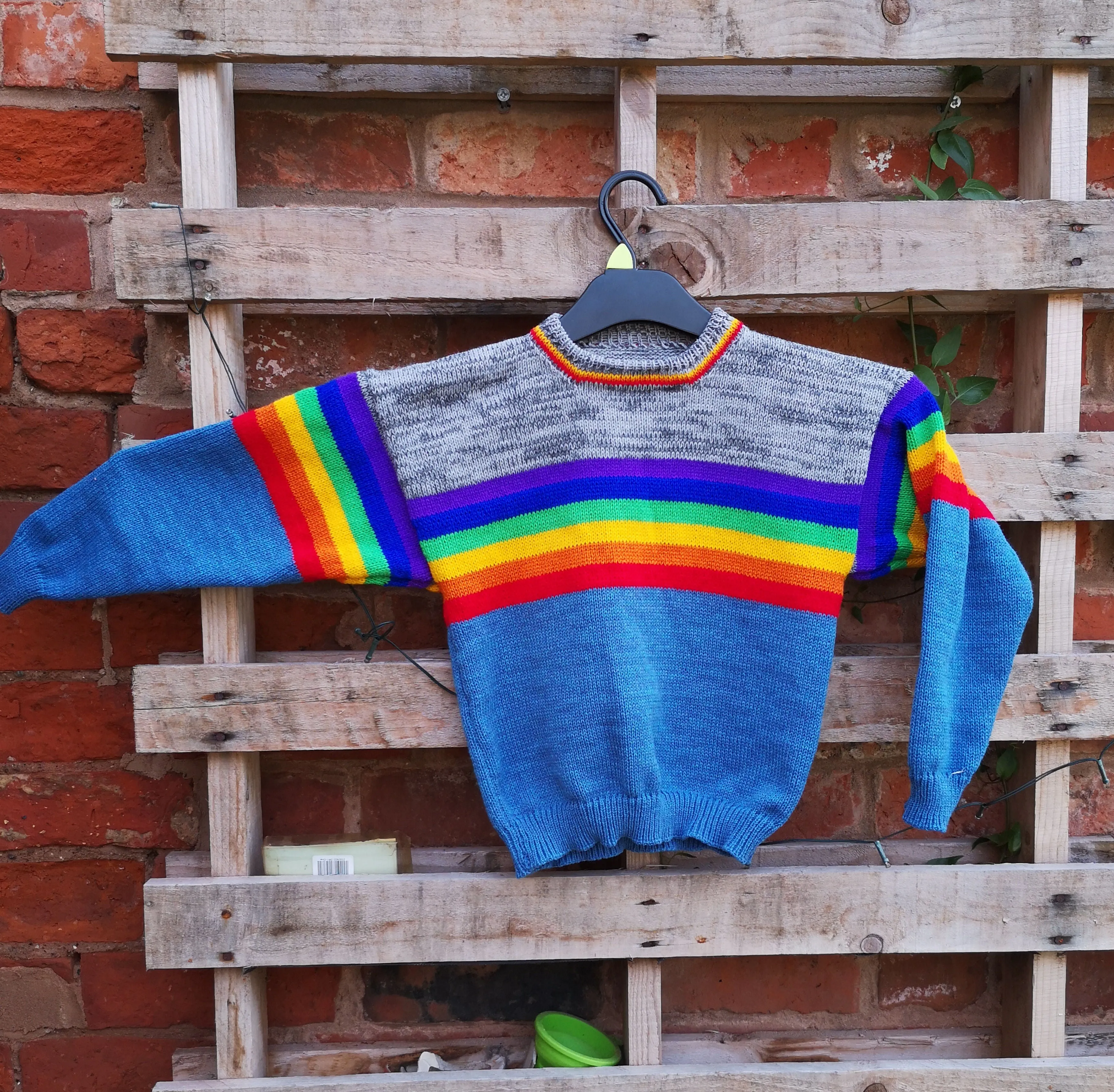 "Juniper" Childs, unisex, rainbow jumper age 8  chest 28/30" 71/76cm.