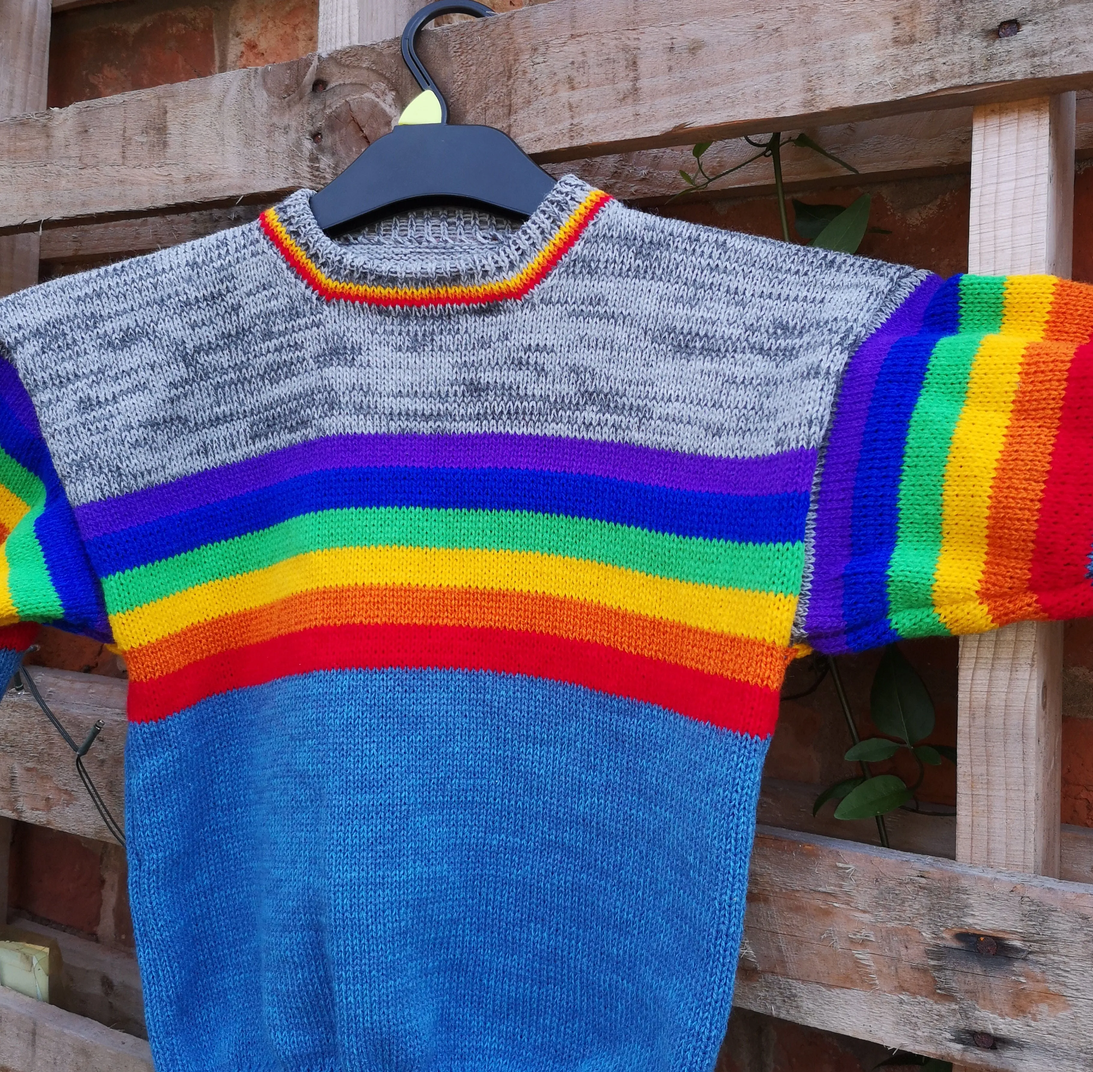 "Juniper" Childs, unisex, rainbow jumper age 8  chest 28/30" 71/76cm.